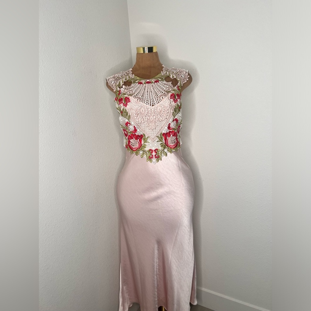 Karen Millen Pink Floral Embroidered Maxi Dress - Picture 3 of 9